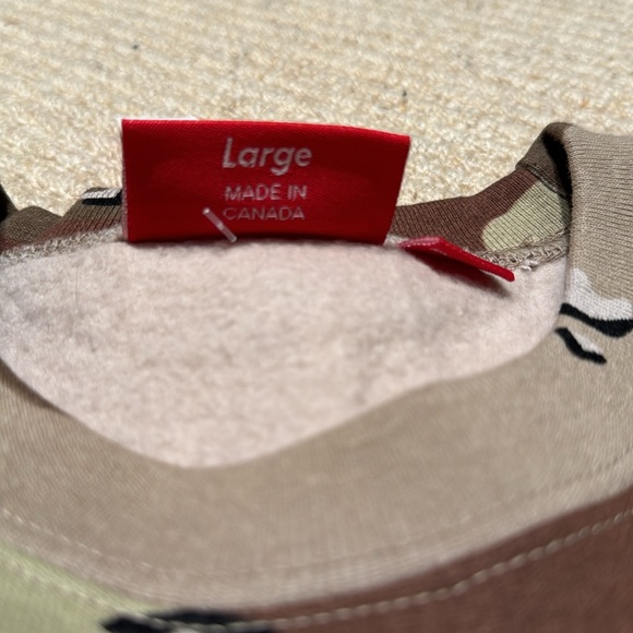 Supreme NWT chocolate chip camo crew sweatshirt - Picture 8 of 8